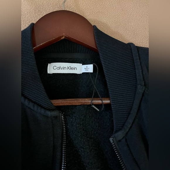 Calvin Klein crop bomber jacket - Picture 5 of 10